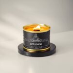 Candler Betlehem - Sójová sviečka 140g, drevený knôt